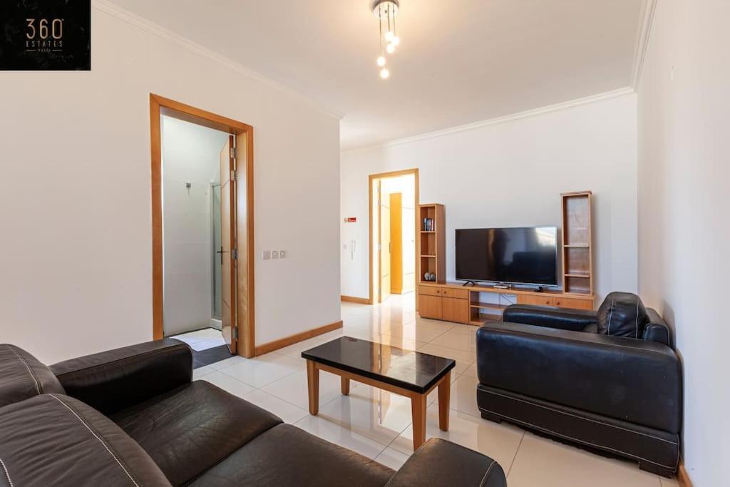 Comfortable Penthouse, Served With Lift, Wifi & Ac By 360 Estates Gzira Extérieur photo