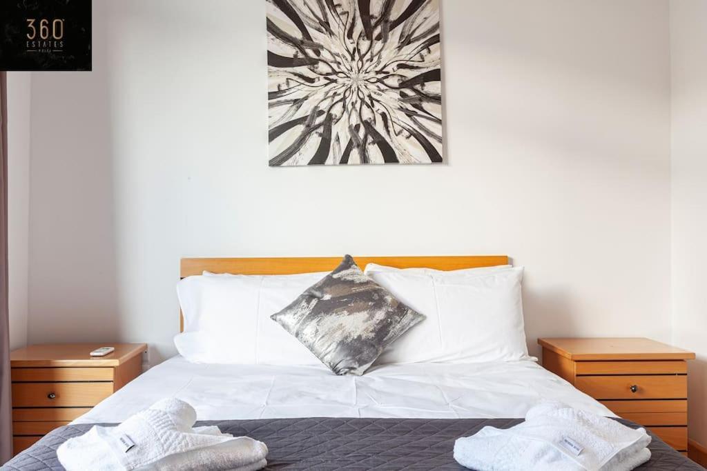 Comfortable Penthouse, Served With Lift, Wifi & Ac By 360 Estates Gzira Extérieur photo